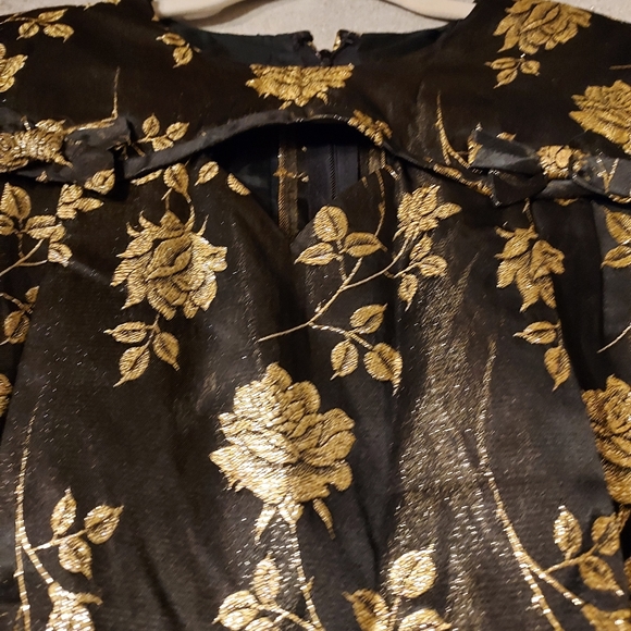 Vintage 40's classic brocade dress w/ keyhole neck & metallic gold roses - Picture 16 of 16